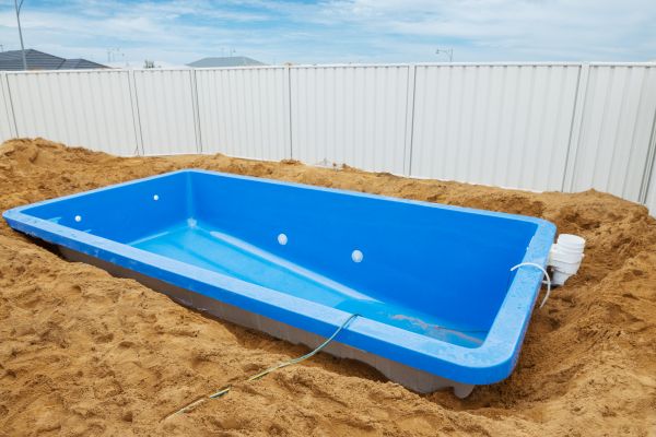 Custom Pool Building